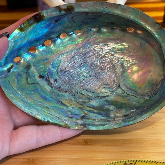 Organic white sage, abalone shell & wood base smudge bundle! 🔮 - Picture 4 of 9